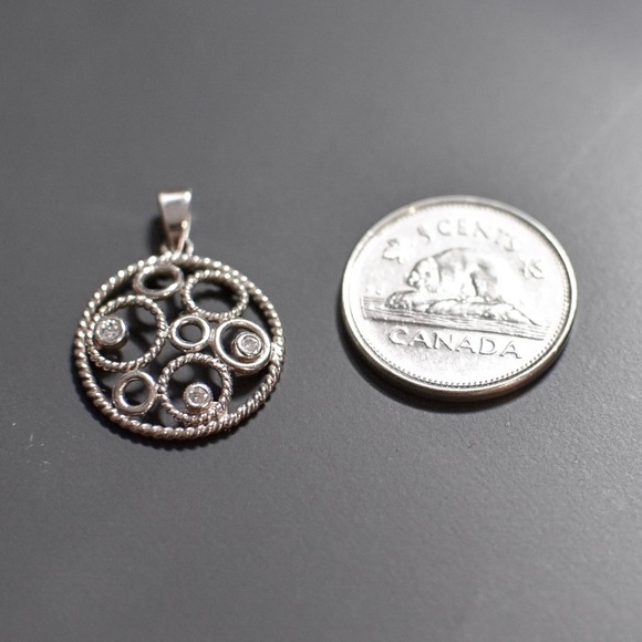 Sterling Silver Circles Pendant - Picture 2 of 3